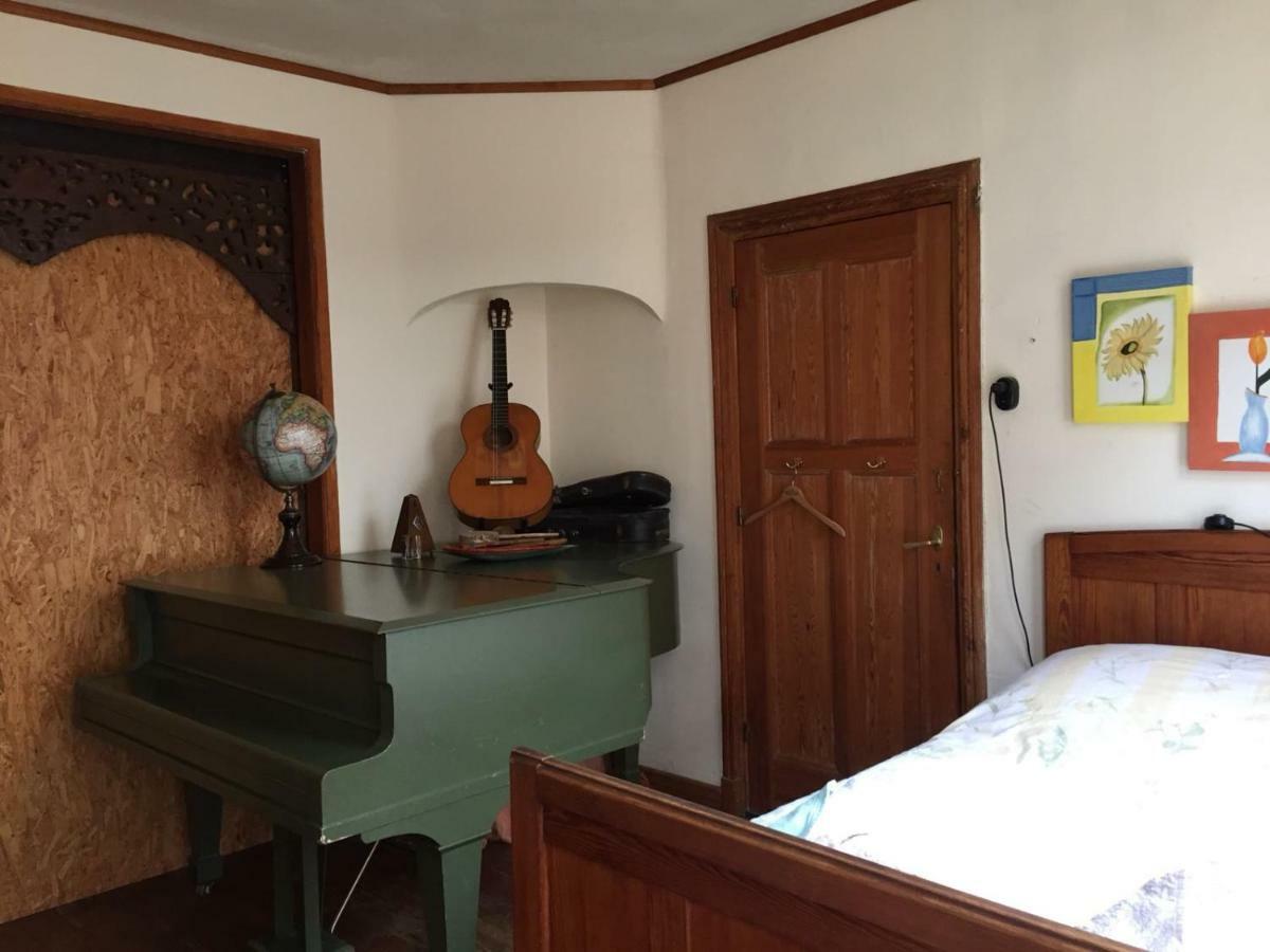 Basic Driepersoonskamer met Gedeelde Badkamer